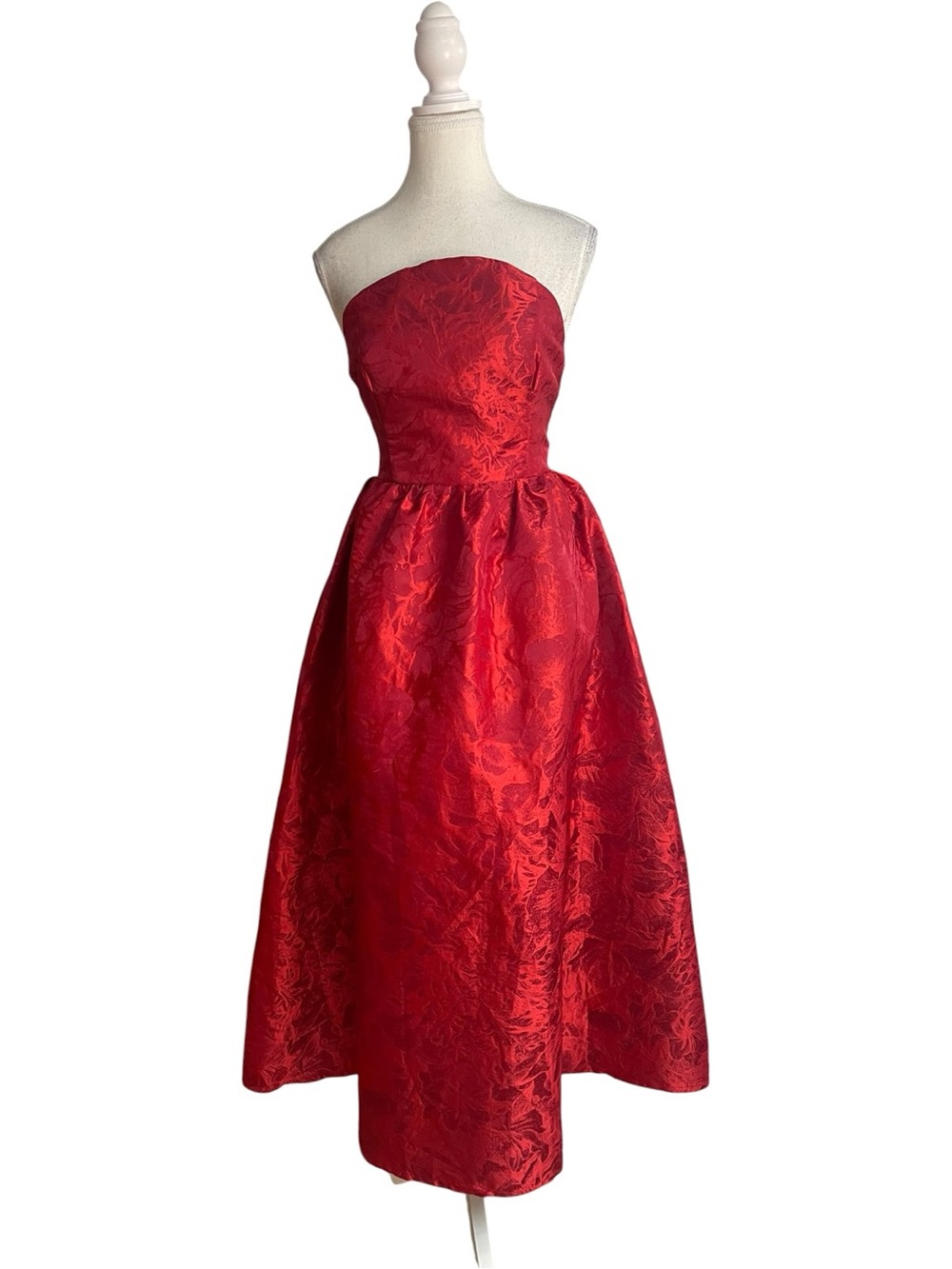 Lulus Picturesque Icon Strapless Lace-Up Jacquard Midi Dress Red